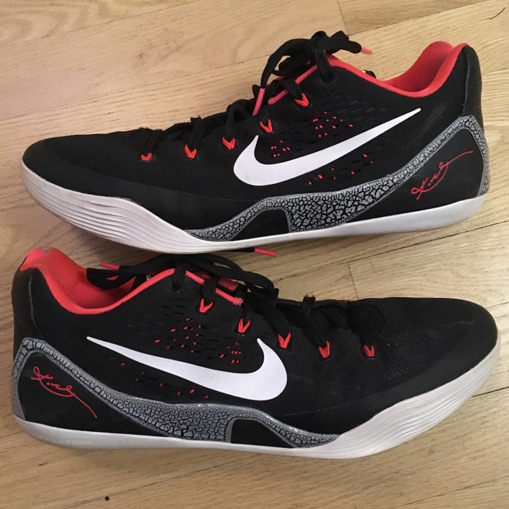 Nike Kobe 9 IX Crimson Laser 11.5 Mens Used Lakers